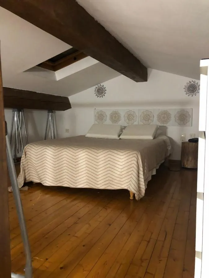 Villa L’Eden sur la Colline à Peypin 0*,  France